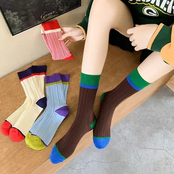 В корейски стил, подходящи по цвят Реколта чорапи Harajuku, дамски чорапи от вязаного памук, Японската мода, Еластични, дълги чорапи за момичета райе