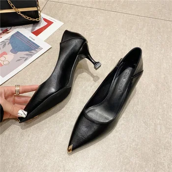 Нови дамски черни обувки-лодка на висок ток в Корейски стил, с остри пръсти, Елегантен Офис модела обувки 9 см, Размер на 33-41