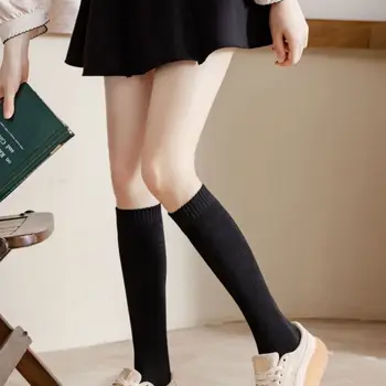 Прости памучни чорапи носочные изделия в стил харадзюку, стръмни чорапи с висока шнорхел в уличном стил, дамски чорапи, чорапи в корейски стил, изолирана чорапи до прасците